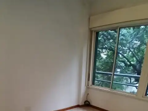Se vende un departamento de 2 ambientes al frente - Barrio Norte
