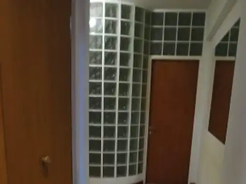 Se vende un departamento de 2 ambientes al frente - Barrio Norte