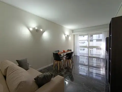 Venta 2 Ambientes c/dependencias - Centro