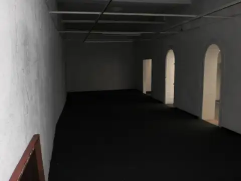 "Importante local comercial en excelente Zona"