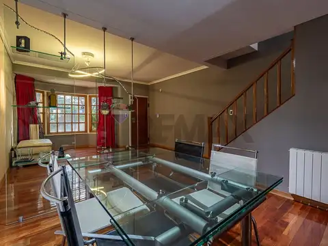 Casa en Venta con 3 cocheras