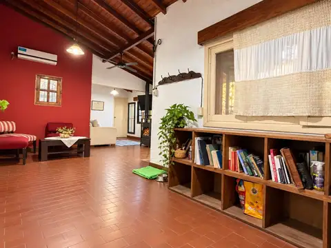 CASA 4 AMBIENTES PILETA  PARQUE