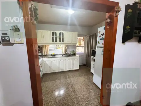 Casa 5 ambientes con 1 baño