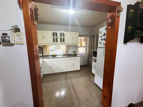 Casa 5 ambientes con 1 baño