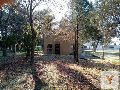 Casa venta - 2 dormitorios 1 baño - 308mts2 totales - Barrio Gambier