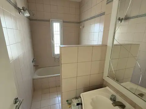 DEPTO CENTRICO - TIPO DUPLEX - 2 DORM - COCHERA - BAULERA - APTO CREDITO