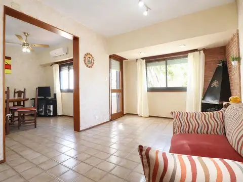 VENTA DEPARTAMENTO TRES AMBIENTES CON COCHERA
