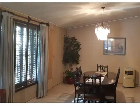 Casa 5 ambientes con 3 baños