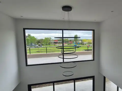 Casa 6 ambientes con 3 baños