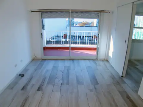 Montañeses 2700, Piso 8