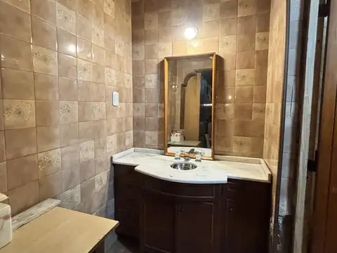 VENTA- CASA EN ECHESORTU/ 9 DE JULIO 3700.