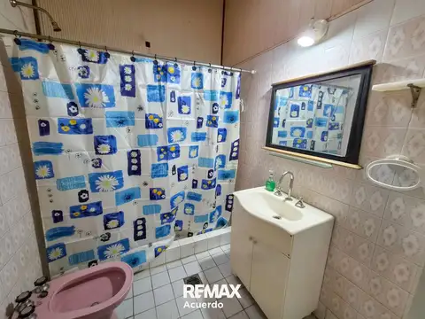 Casa 6 ambientes con 2 baños