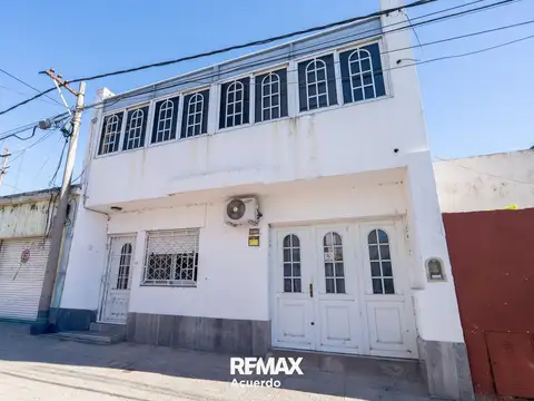 VENTA GRAN CASA CENTRO DE SAN NICOLAS APTA CREDITO
