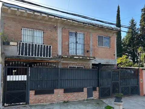 CASA EN VENTA EN BARRIO DE VICENZO GRANDE