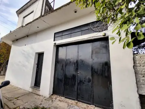 Casa 5 ambientes con 1 baño