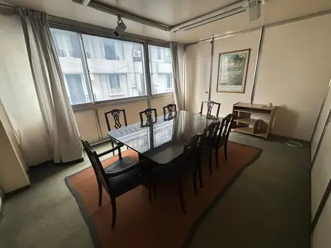 Oficina al frente en venta CABA - con 9 despachos
