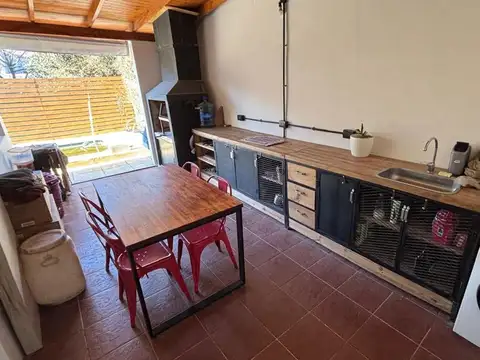 Casa en Venta con 3 cocheras
