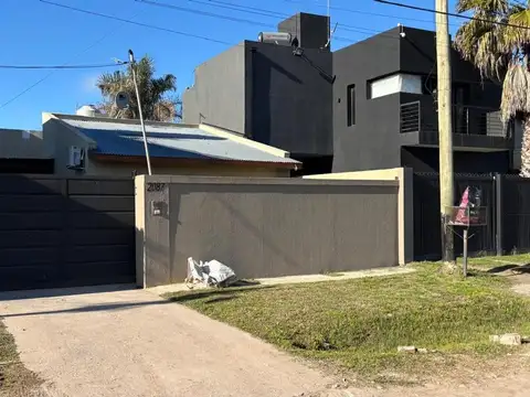 casa 3 ambientes venta La Reja