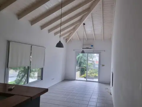 Barrio La Candela, Champagnat al 1600, Pilar