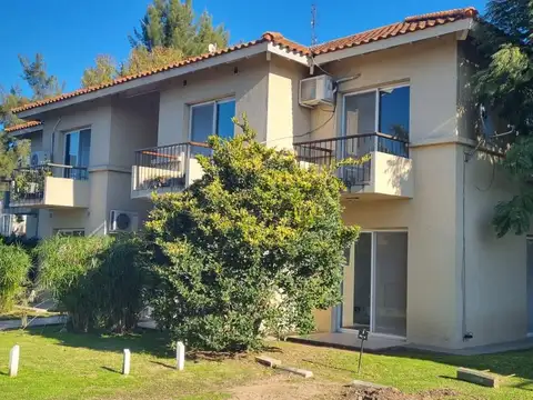 Venta Monoambiente apto crédito con balcón y cochera en La Candela, Pilar