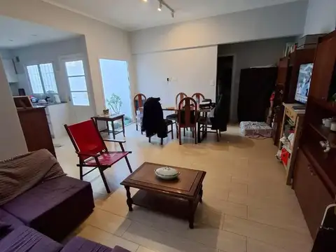 Depto Tipo Casa en Venta de 3 ambientes