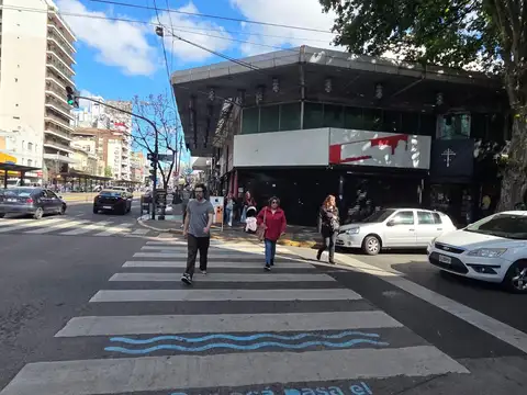 CABILDO ESQ BLANCO ENCALADA LOCAL