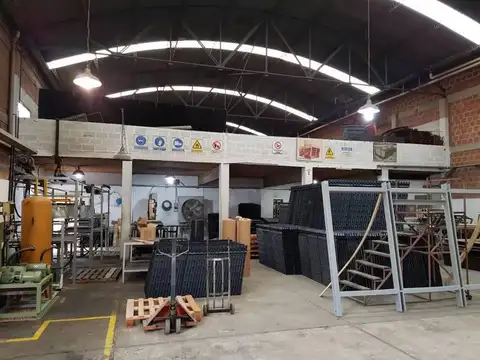 Calle 194 F L.  Beltrán 1400