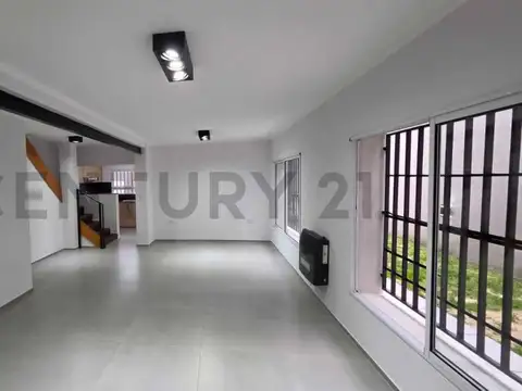Casa 3 ambientes con 2 baños