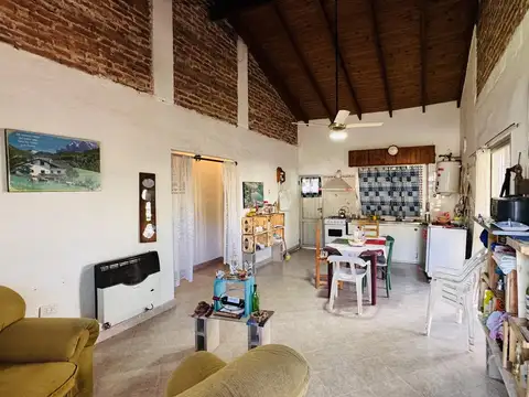 Casa 3 ambientes con 1 baño