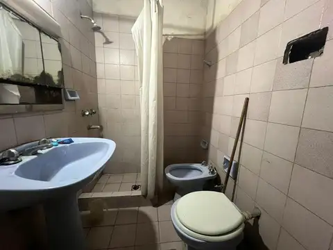 CASA EN VENTA  2 DORMITORIOS  BARRIO TIRO SUIZO