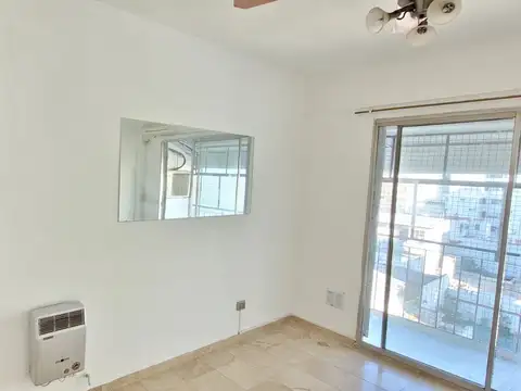 DTO 2 AMB CON BALCON - COCINA SEPARADA- BAÑO COMPLETO - SE VENDE CON RENTA $675.000
