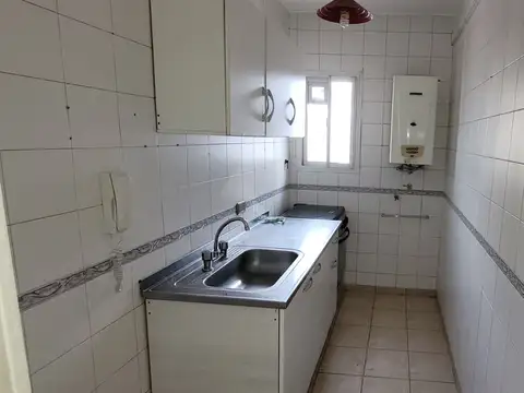 DTO 2 AMB CON BALCON - COCINA SEPARADA- BAÑO COMPLETO - SE VENDE CON RENTA $675.000
