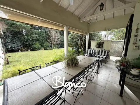 Casa en Venta con 1 cochera