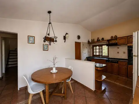 Casa en Venta con 3 cocheras