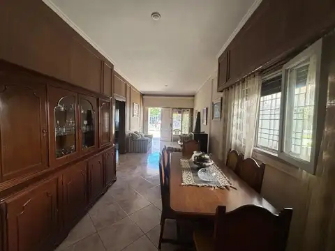 Casa en Venta con 3 cocheras