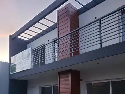 DUPLEX TIPO CASA EN VENTA, BARRIO ITUZAINGO