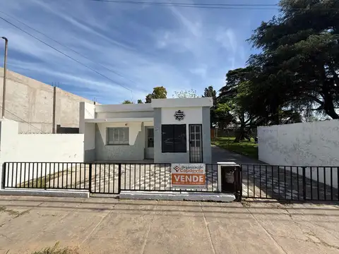 Alquiler/Venta casa céntrica patio amplio 2 dormit