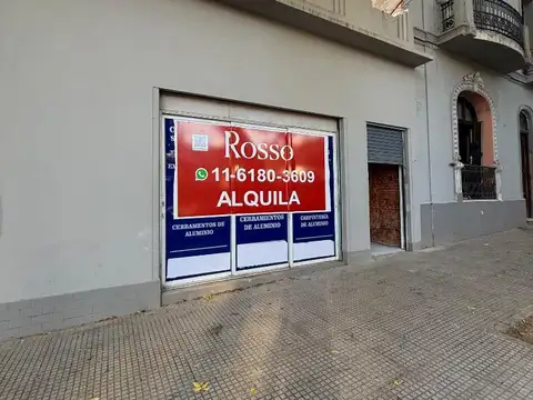 Local a nuevo en zona comercial - Parque Patricios
