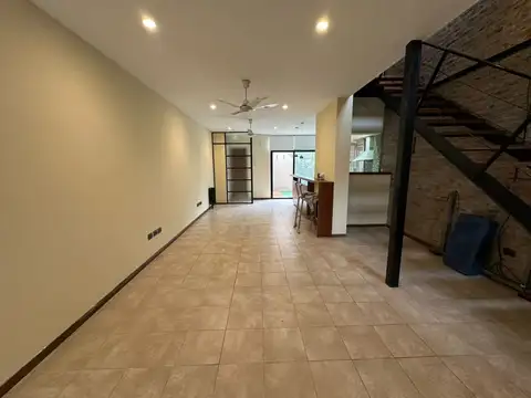 Depto Tipo Casa en Alquiler en Alberdi, $ 1.300.000