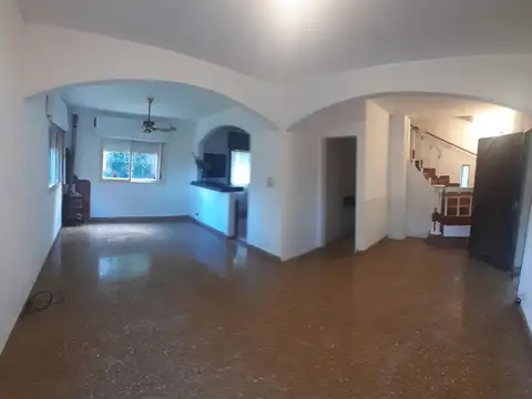 CASA EN ALQUILER DE TRES DORMITORIOS