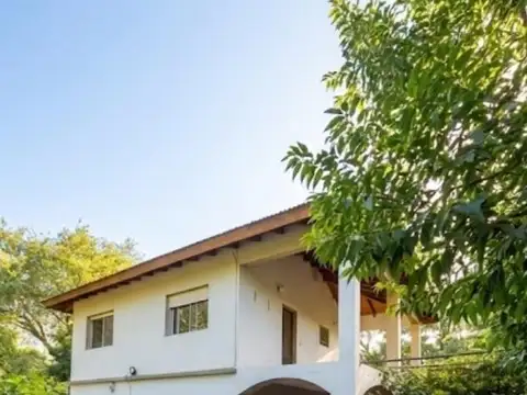 CASA EN ALQUILER DE TRES DORMITORIOS