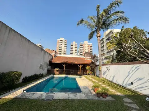 Venta casa Quilmes centro pileta y quincho