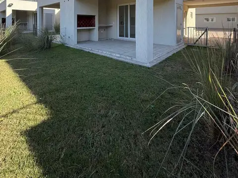ALQUILER CASA 4 AMB CON JARDIN CHIC VILLAGE PILAR