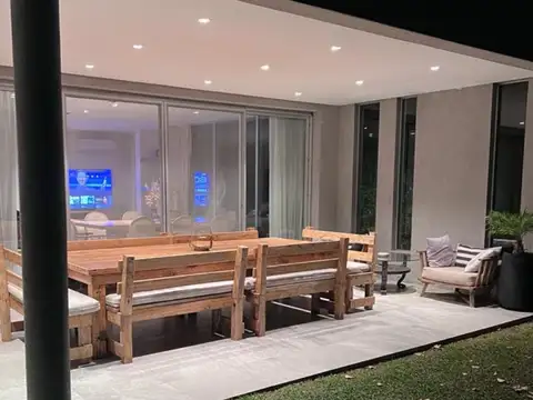 Casa en venta barrio Alisos Nordelta