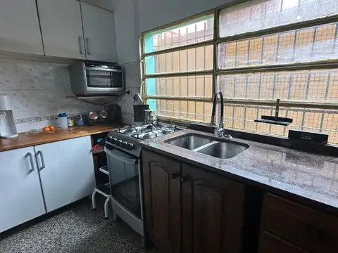 Depto Tipo Casa en Venta de 5 ambientes