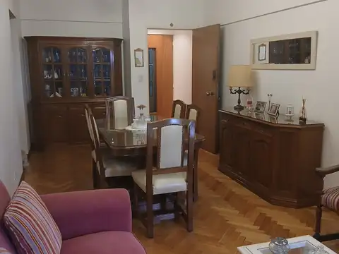 GUAYAQUIL 100  - Exclusivo semipiso de 4 ambientes al frente con cochera y baulera