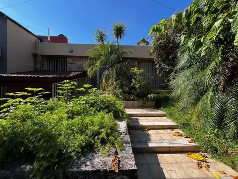 VENTA GRAN CASA EN ZONA NORTE