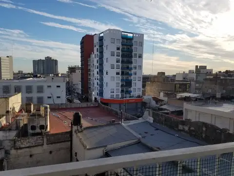 DEPARTAMENTO 2 AMBIENTES. AV. MITRE 423 AVELLANEDA