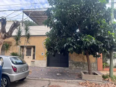 Casa Multifamiliar 6 Ambientes con local