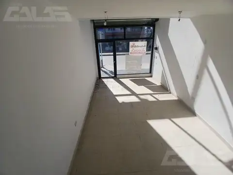 Local en Alquiler en Libertad, $ 800.000